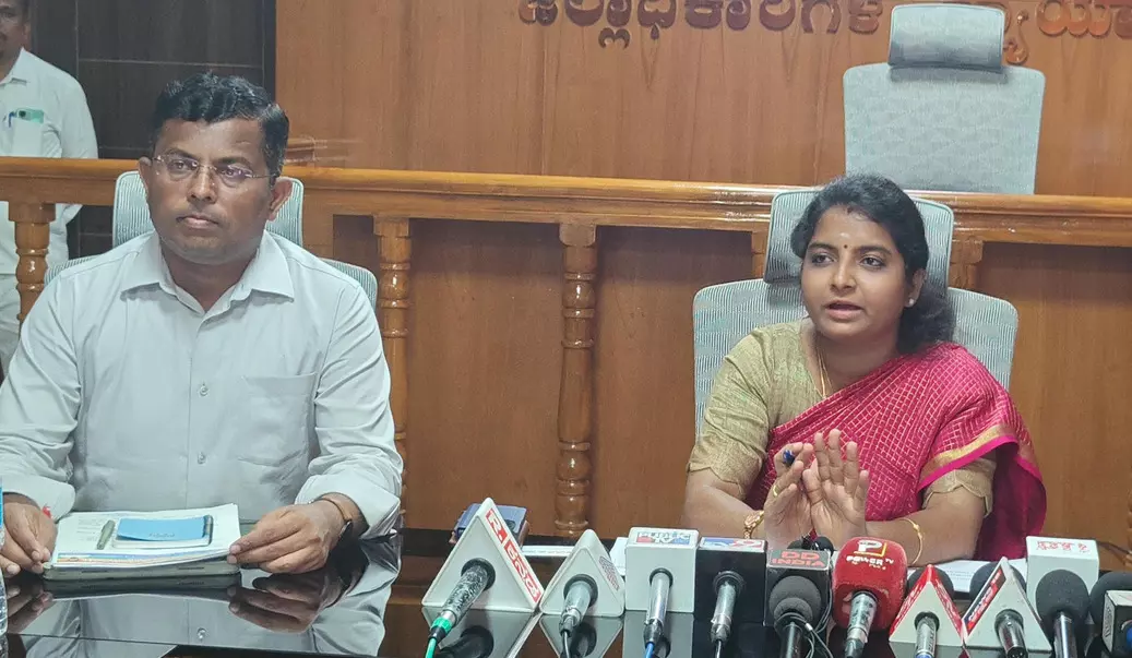 ರಾಯಚೂರು ಜಿಲ್ಲೆ | ಕರಡು ಪಟ್ಟಿಯಲ್ಲಿ 13,93,163 ಮತದಾರರು : ಜಿಲ್ಲಾಧಿಕಾರಿ ಪೂವಿತಾ ಎಸ್. ರಾಯಚೂರು ಜಿಲ್ಲೆ | ಕರಡು ಪಟ್ಟಿಯಲ್ಲಿ 13,93,163 ಮತದಾರರು : ಜಿಲ್ಲಾಧಿಕಾರಿ ಪೂವಿತಾ ಎಸ್.