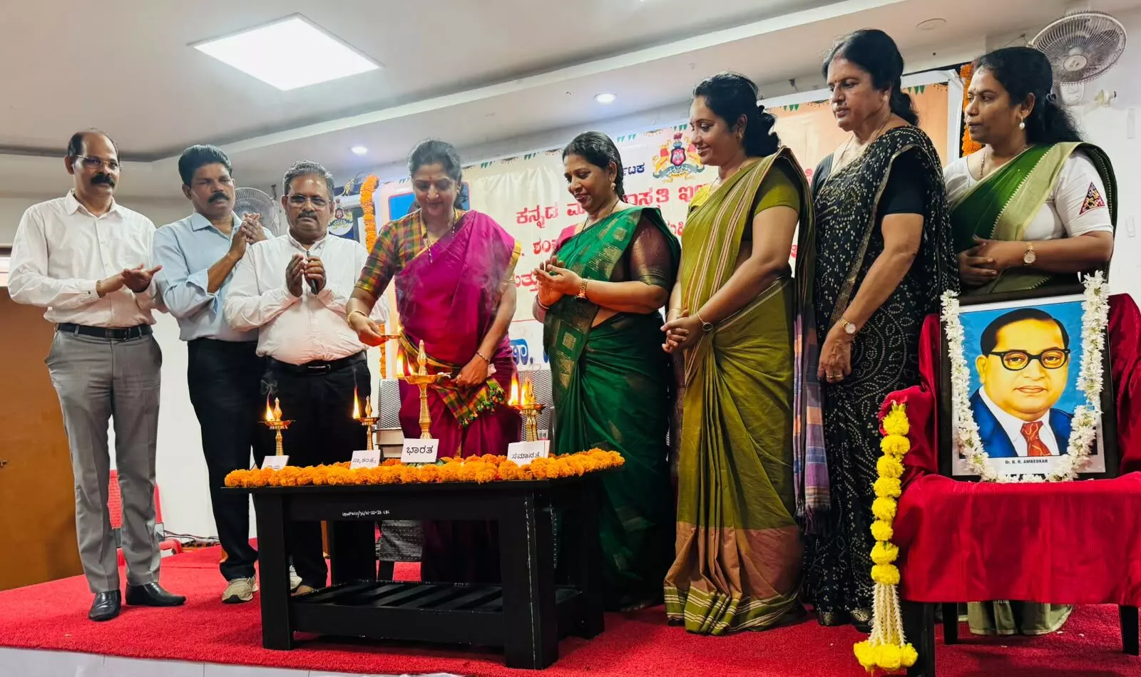 ಸಾಂವಿಧಾನಿಕ ನೈತಿಕತೆಯಿಂದಲೇ ಸಮಾನತೆ ಸಾಧ್ಯ: ಡಾ.ಪ್ರಸಾದ್ ರಾವ್ ಸಾಂವಿಧಾನಿಕ ನೈತಿಕತೆಯಿಂದಲೇ ಸಮಾನತೆ ಸಾಧ್ಯ: ಡಾ.ಪ್ರಸಾದ್ ರಾವ್