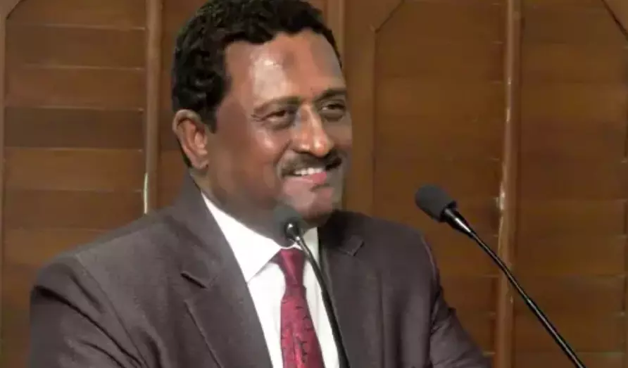 ಕುಂಭಮೇಳಕ್ಕೆ ಮೀಸಲಿಟ್ಟ ಹಣದ ಶೇ.0.1ರಷ್ಟು ಶಿಕ್ಷಣಕ್ಕೆ ವ್ಯಯಿಸಿದ್ದರೆ 100ಕ್ಕೂ ಹೆಚ್ಚು ಮರಾಠಿ ಶಾಲೆಗಳು ಮುಚ್ಚುವುದನ್ನು ತಡೆಯಬಹುದಿತ್ತು: ನ್ಯಾ. ಪಿ.ಬಿ. ವರಾಳೆ ಕುಂಭಮೇಳಕ್ಕೆ ಮೀಸಲಿಟ್ಟ ಹಣದ ಶೇ.0.1ರಷ್ಟು ಶಿಕ್ಷಣಕ್ಕೆ ವ್ಯಯಿಸಿದ್ದರೆ 100ಕ್ಕೂ ಹೆಚ್ಚು ಮರಾಠಿ ಶಾಲೆಗಳು ಮುಚ್ಚುವುದನ್ನು ತಡೆಯಬಹುದಿತ್ತು: ನ್ಯಾ. ಪಿ.ಬಿ. ವರಾಳೆ