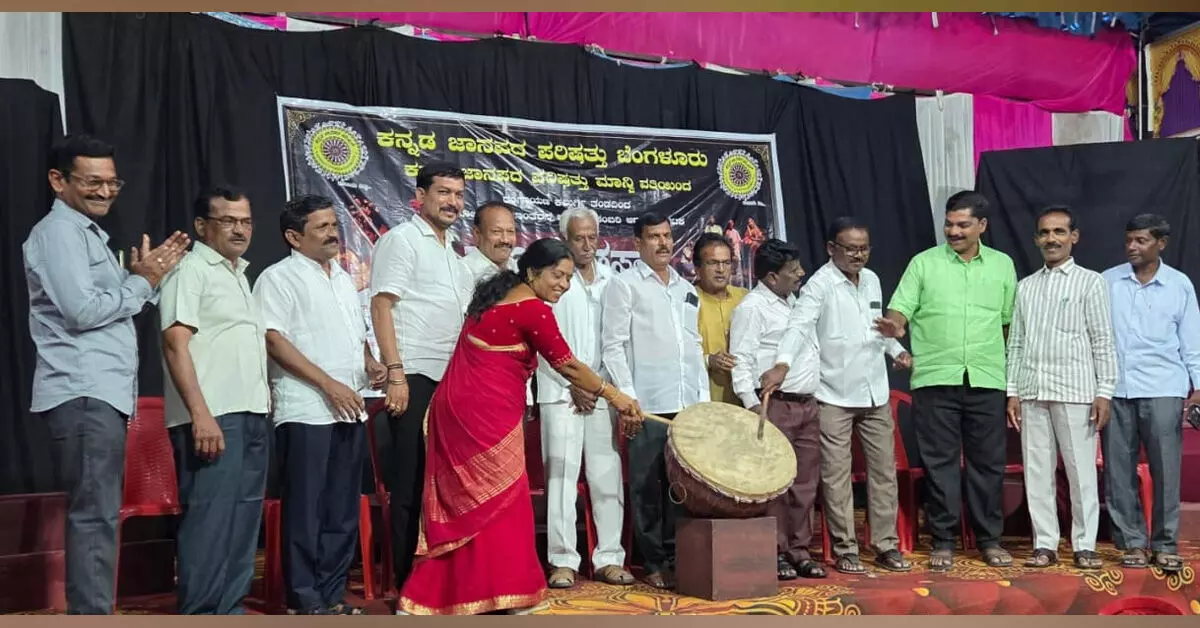 Manvi | ರಂಗಾಯಣ ತಂಡದಿಂದ ಸಣ್ಣ ಗೌಡಸಾನಿ ನಾಟಕ ಪ್ರದರ್ಶನ Manvi | ರಂಗಾಯಣ ತಂಡದಿಂದ ಸಣ್ಣ ಗೌಡಸಾನಿ ನಾಟಕ ಪ್ರದರ್ಶನ