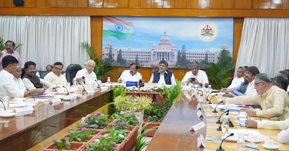 ಜಿಲ್ಲಾವಾರು ಶಾಸಕರೊಂದಿಗೆ ದಿನವಿಡೀ ಮುಖ್ಯಮಂತ್ರಿ ಡಿ.ಕೆ. ಶಿವಕುಮಾರ್ ಸಭೆ ಜಿಲ್ಲಾವಾರು ಶಾಸಕರೊಂದಿಗೆ ದಿನವಿಡೀ ಮುಖ್ಯಮಂತ್ರಿ ಡಿ.ಕೆ. ಶಿವಕುಮಾರ್ ಸಭೆ