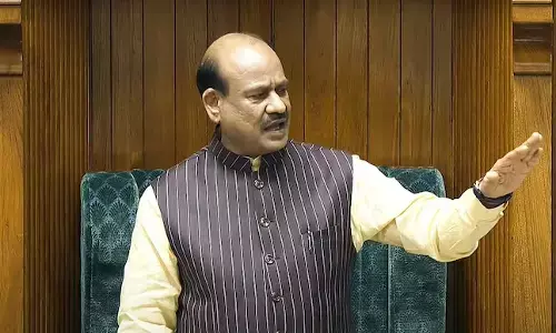 ಅನರ್ಹತೆ ಅರ್ಜಿ :  ಟಿಎಂಸಿಯ 20 ಬಂಡಾಯ ಸಂಸದರಿಗೆ ನೋಟಿಸ್ ಜಾರಿ ಮಾಡಿದ ಲೋಕಸಭಾ ಸಚಿವಾಲಯ
