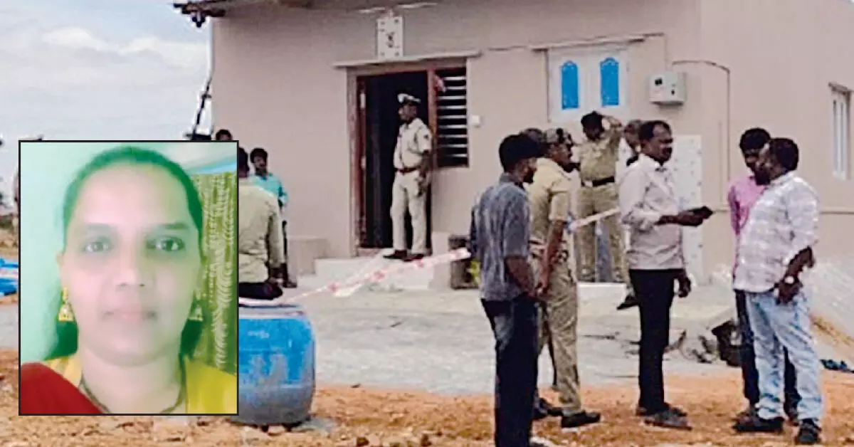 Tumakur | ದಯಾಮರಣ ಕೋರಿದ್ದ ಮಹಿಳೆ ಮಕ್ಕಳಿಗೆ ವಿಷವುಣಿಸಿ ಆತ್ಮಹತ್ಯೆ Tumakur | ದಯಾಮರಣ ಕೋರಿದ್ದ ಮಹಿಳೆ ಮಕ್ಕಳಿಗೆ ವಿಷವುಣಿಸಿ ಆತ್ಮಹತ್ಯೆ