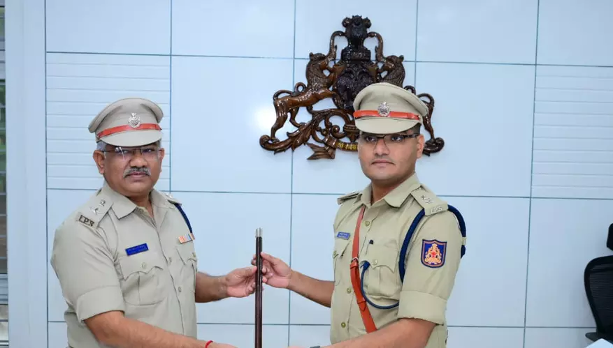 ಕೊಪ್ಪಳ ಜಿಲ್ಲೆಯ ನೂತನ ಪೊಲೀಸ್ ವರಿಷ್ಠಾಧಿಕಾರಿಯಾಗಿ ಸಾಹಿಲ್ ಬಾಗ್ಲಾ ಅಧಿಕಾರ ಸ್ವೀಕಾರ ಕೊಪ್ಪಳ ಜಿಲ್ಲೆಯ ನೂತನ ಪೊಲೀಸ್ ವರಿಷ್ಠಾಧಿಕಾರಿಯಾಗಿ ಸಾಹಿಲ್ ಬಾಗ್ಲಾ ಅಧಿಕಾರ ಸ್ವೀಕಾರ