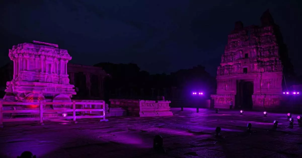 ಗೃಹಲಕ್ಷ್ಮೀ ಯೋಜನೆಗೆ ಮೂರು ವರ್ಷ : ಹಂಪಿಯ ಕಲ್ಲಿನ ರಥ ಸೇರಿ ಪ್ರಮುಖ ತಾಣಗಳಲ್ಲಿ ‘ಪಿಂಕ್ ಲೈಟಿಂಗ್’ ಗೃಹಲಕ್ಷ್ಮೀ ಯೋಜನೆಗೆ ಮೂರು ವರ್ಷ : ಹಂಪಿಯ ಕಲ್ಲಿನ ರಥ ಸೇರಿ ಪ್ರಮುಖ ತಾಣಗಳಲ್ಲಿ ‘ಪಿಂಕ್ ಲೈಟಿಂಗ್’