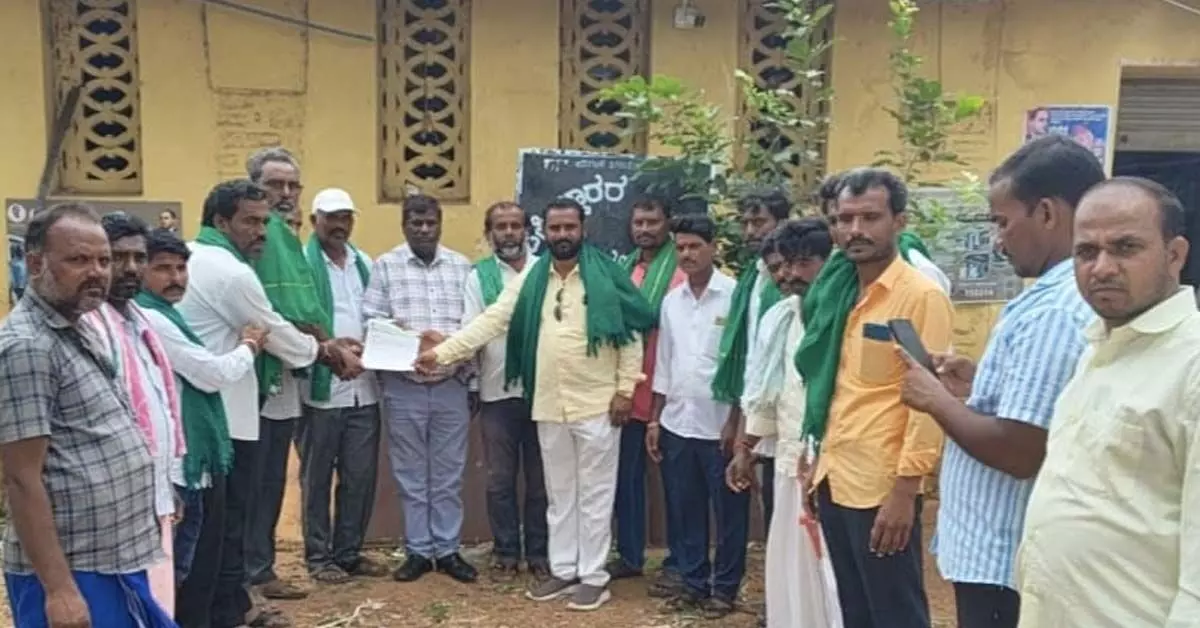 Yadgir | ಸುರಪುರ, ಹುಣಸಗಿ ಬರಪೀಡಿತ ತಾಲೂಕು ಘೋಷಣೆಗೆ ರೈತ ಸಂಘ ಅಗ್ರಹ Yadgir | ಸುರಪುರ, ಹುಣಸಗಿ ಬರಪೀಡಿತ ತಾಲೂಕು ಘೋಷಣೆಗೆ ರೈತ ಸಂಘ ಅಗ್ರಹ