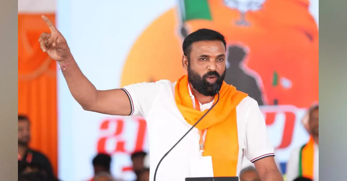 ಗ್ಯಾರಂಟಿ ಹಣ ಲಕ್ಷ್ಮೀ ಹೆಬ್ಬಾಳ್ಕರ್ ಮನೆ ಸೇರಿದೆ: ಮಾಜಿ ಸಚಿವ ಶ್ರೀರಾಮುಲು ಆರೋಪ ಗ್ಯಾರಂಟಿ ಹಣ ಲಕ್ಷ್ಮೀ ಹೆಬ್ಬಾಳ್ಕರ್ ಮನೆ ಸೇರಿದೆ: ಮಾಜಿ ಸಚಿವ ಶ್ರೀರಾಮುಲು ಆರೋಪ