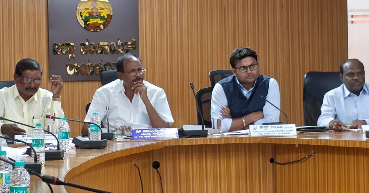 Raichur | ಗ್ಯಾರಂಟಿ ಯೋಜನೆಗಳ ಪ್ರಗತಿ ಪರಿಶೀಲನಾ ಸಭೆ Raichur | ಗ್ಯಾರಂಟಿ ಯೋಜನೆಗಳ ಪ್ರಗತಿ ಪರಿಶೀಲನಾ ಸಭೆ