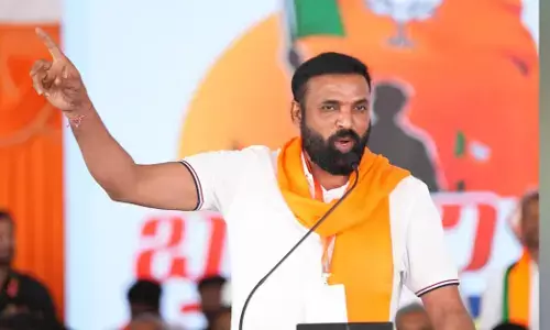 ಗ್ಯಾರಂಟಿ ಹಣ ಲಕ್ಷ್ಮೀ ಹೆಬ್ಬಾಳ್ಕರ್ ಮನೆ ಸೇರಿದೆ: ಮಾಜಿ ಸಚಿವ ಶ್ರೀರಾಮುಲು ಆರೋಪ