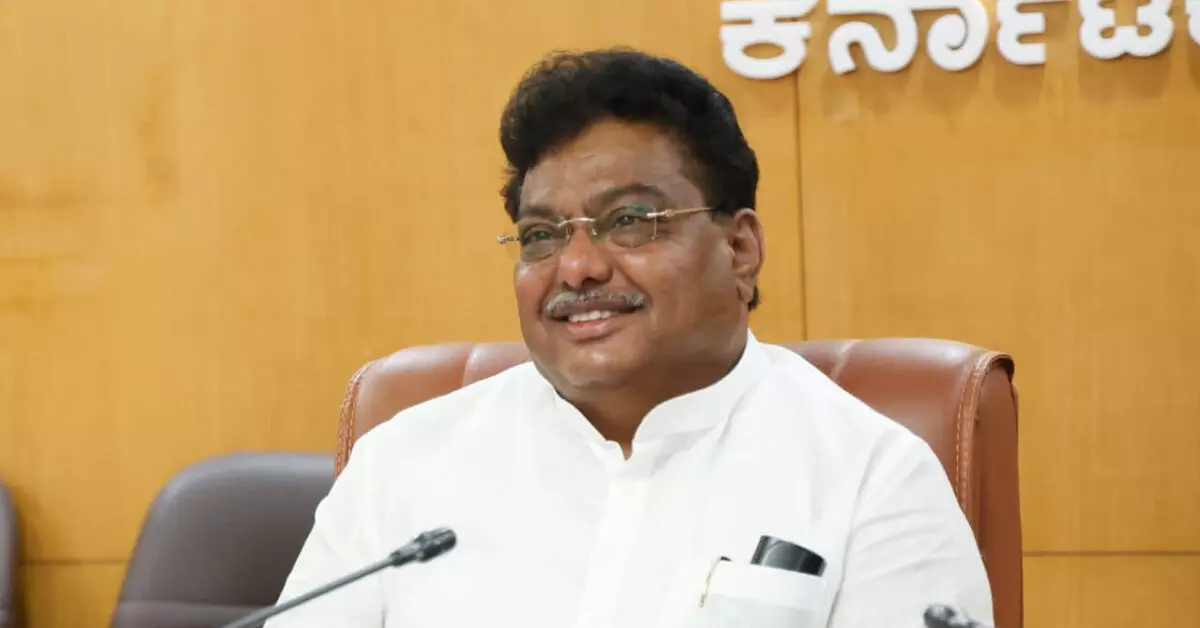 ವಿಜಯಪುರ ನೂತನ ವಿಮಾನ ನಿಲ್ದಾಣದಲ್ಲಿ ಪೈಲಟ್ ತರಬೇತಿ ಅಕಾಡೆಮಿ ಸ್ಥಾಪನೆ : ಎಂ.ಬಿ.ಪಾಟೀಲ್ ವಿಜಯಪುರ ನೂತನ ವಿಮಾನ ನಿಲ್ದಾಣದಲ್ಲಿ ಪೈಲಟ್ ತರಬೇತಿ ಅಕಾಡೆಮಿ ಸ್ಥಾಪನೆ : ಎಂ.ಬಿ.ಪಾಟೀಲ್