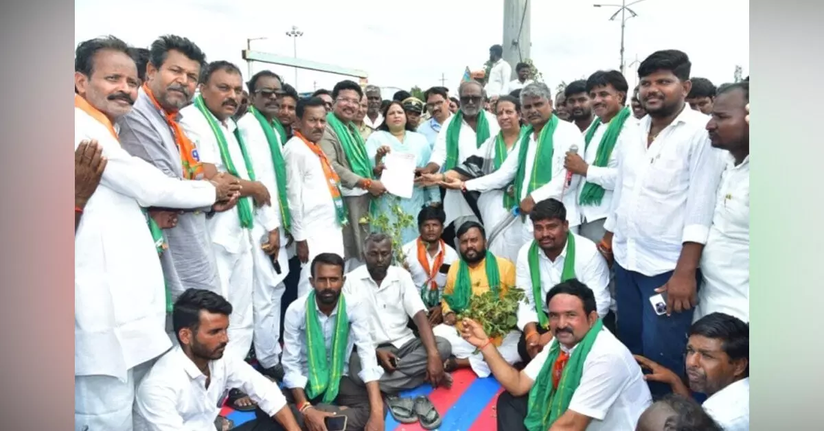 ಜೇವರ್ಗಿ, ಯಡ್ರಾಮಿಯನ್ನು ಬರಗಾಲ ಪ್ರದೇಶವೆಂದು ಘೋಷಿಸಿ ಎಕರೆಗೆ 50 ಸಾವಿರ ರೂ. ಪರಿಹಾರ ನೀಡಿ: ಶಿವರಾಜ ಪಾಟೀಲ ಜೇವರ್ಗಿ, ಯಡ್ರಾಮಿಯನ್ನು ಬರಗಾಲ ಪ್ರದೇಶವೆಂದು ಘೋಷಿಸಿ ಎಕರೆಗೆ 50 ಸಾವಿರ ರೂ. ಪರಿಹಾರ ನೀಡಿ: ಶಿವರಾಜ ಪಾಟೀಲ