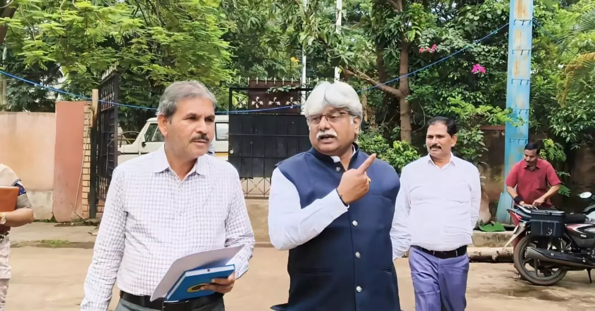Bidar | ವಸತಿ ನಿಲಯದಲ್ಲಿ ಅಸ್ವಚ್ಛತೆ, ಮೂಲಸೌಕರ್ಯ ಕೊರತೆ: ಅಧಿಕಾರಿಗಳ ವಿರುದ್ಧ ಮಕ್ಕಳ ಹಕ್ಕುಗಳ ಆಯೋಗ ಸದಸ್ಯರ ಅಸಮಾಧಾನ Bidar | ವಸತಿ ನಿಲಯದಲ್ಲಿ ಅಸ್ವಚ್ಛತೆ, ಮೂಲಸೌಕರ್ಯ ಕೊರತೆ: ಅಧಿಕಾರಿಗಳ ವಿರುದ್ಧ ಮಕ್ಕಳ ಹಕ್ಕುಗಳ ಆಯೋಗ ಸದಸ್ಯರ ಅಸಮಾಧಾನ