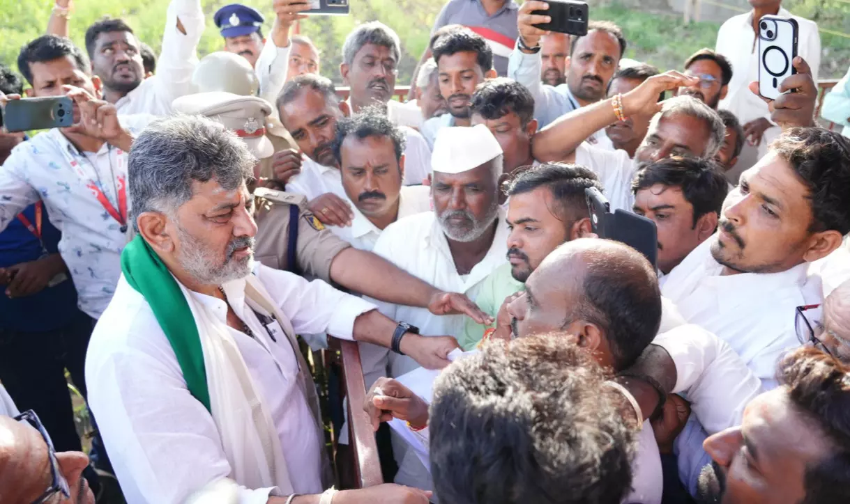 ಬಾಗಲಕೋಟೆಯ 4 ತಾಲ್ಲೂಕಿನಲ್ಲಿ ಬರ ಪರಿಶೀಲನೆ; ಸರಿಯಾಗಿ ಬೆಳೆ ಬಂದಿಲ್ಲ: ಸಿಎಂ ಡಿ.ಕೆ.ಶಿವಕುಮಾರ್ ಬಾಗಲಕೋಟೆಯ 4 ತಾಲ್ಲೂಕಿನಲ್ಲಿ ಬರ ಪರಿಶೀಲನೆ; ಸರಿಯಾಗಿ ಬೆಳೆ ಬಂದಿಲ್ಲ: ಸಿಎಂ ಡಿ.ಕೆ.ಶಿವಕುಮಾರ್