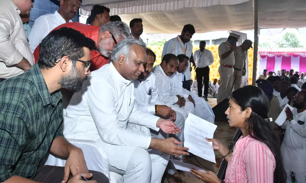 ಜನರ ಅಹವಾಲುಗಳಿಗೆ ಸ್ಪಂದಿಸುವುದೇ ʼಪ್ರಜಾಸೇವಾ ಅಭಿಯಾನʼದ ಉದ್ದೇಶ : ಸಚಿವ ಪ್ರಿಯಾಂಕ್ ಖರ್ಗೆ ಜನರ ಅಹವಾಲುಗಳಿಗೆ ಸ್ಪಂದಿಸುವುದೇ ʼಪ್ರಜಾಸೇವಾ ಅಭಿಯಾನʼದ ಉದ್ದೇಶ : ಸಚಿವ ಪ್ರಿಯಾಂಕ್ ಖರ್ಗೆ