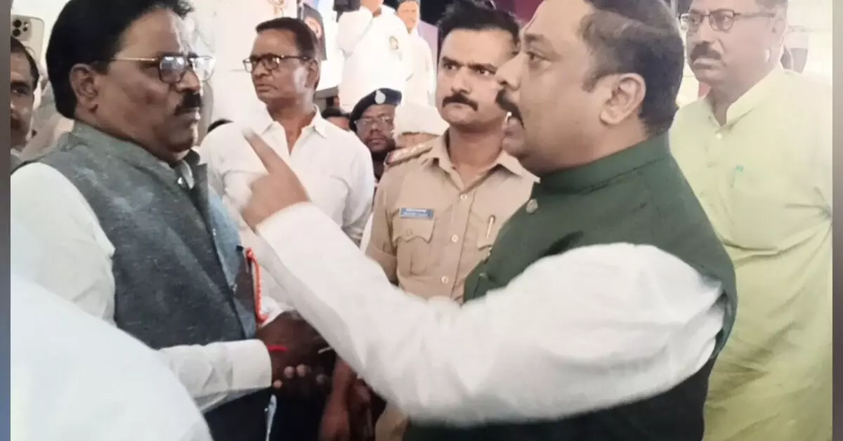 Basavakalyan | ಶಿಕ್ಷಕರ ದಿನಾಚರಣೆ ಆಹ್ವಾನ ವಿಚಾರ: ಬಿಇಒ ವಿರುದ್ಧ ಮಲ್ಲಿಕಾರ್ಜುನ ಖೂಬಾ ಆಕ್ರೋಶ Basavakalyan | ಶಿಕ್ಷಕರ ದಿನಾಚರಣೆ ಆಹ್ವಾನ ವಿಚಾರ: ಬಿಇಒ ವಿರುದ್ಧ ಮಲ್ಲಿಕಾರ್ಜುನ ಖೂಬಾ ಆಕ್ರೋಶ