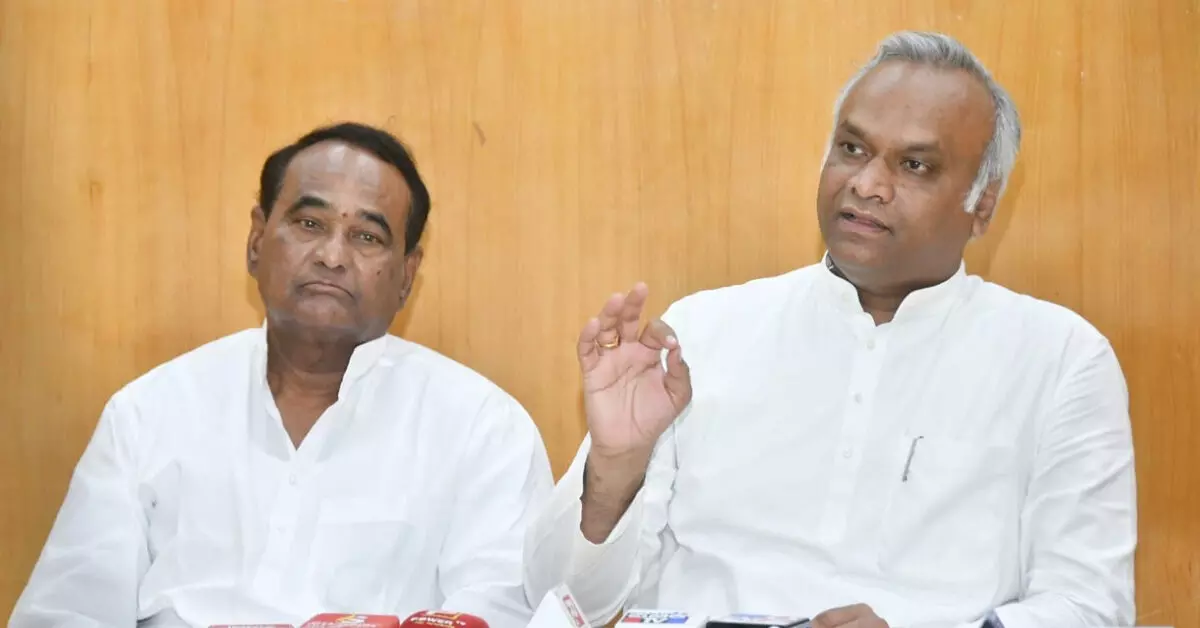 ದೊಡ್ಡ ಉದ್ಯಮಿಗಳಂತೆ ರೈತರ ಸಾಲವೂ ಮನ್ನಾ ಆಗಲಿ : ಸಚಿವ ಪ್ರಿಯಾಂಕ್ ಖರ್ಗೆ ದೊಡ್ಡ ಉದ್ಯಮಿಗಳಂತೆ ರೈತರ ಸಾಲವೂ ಮನ್ನಾ ಆಗಲಿ : ಸಚಿವ ಪ್ರಿಯಾಂಕ್ ಖರ್ಗೆ