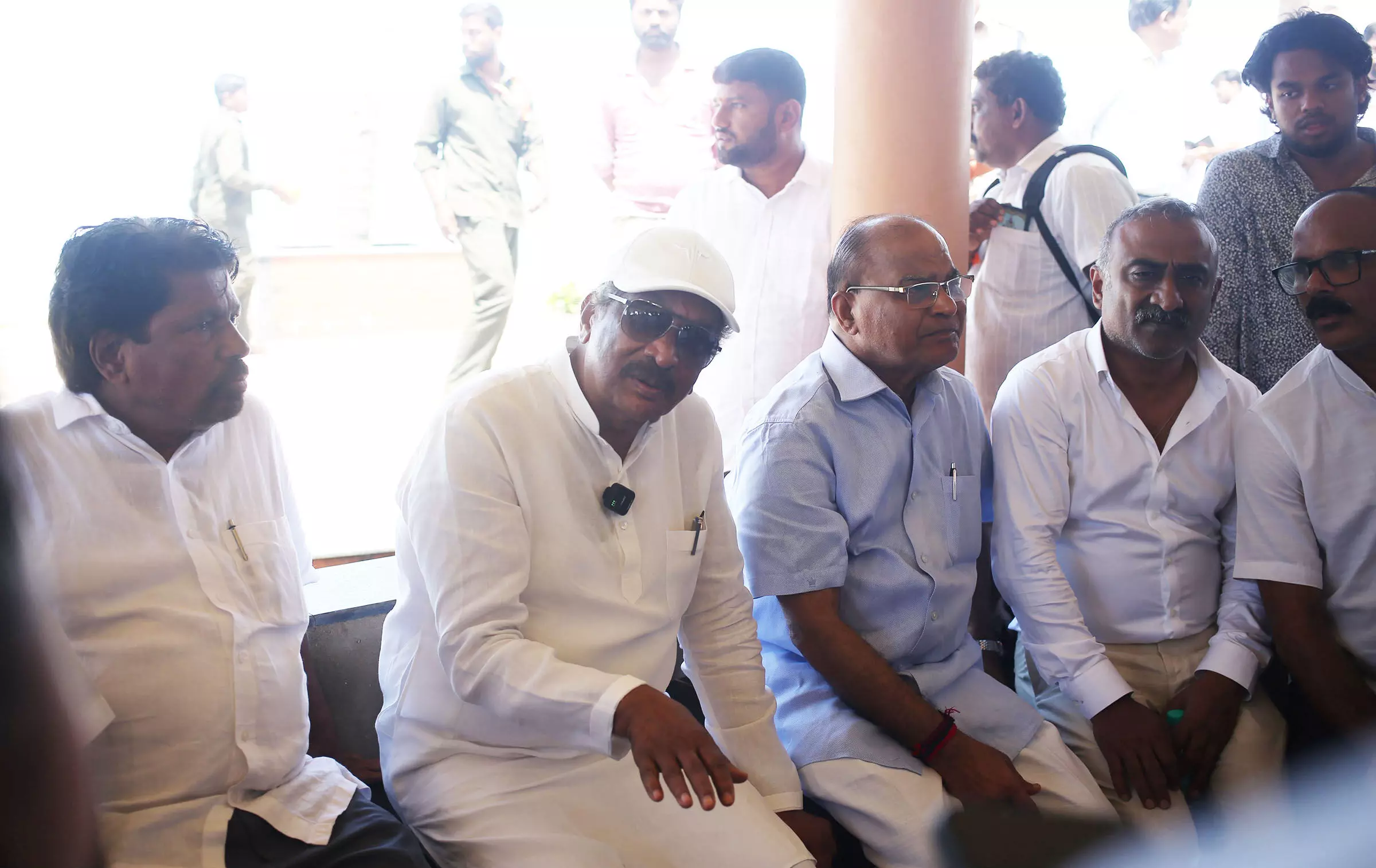 ಶರಾವತಿ, ವಾರಾಹಿ ಪಂಪ್ಡ್ಸ್ಟೋರೇಜ್ ಯೋಜನೆ ರಾಜ್ಯಕ್ಕೆ ಅನಿವಾರ್ಯ: ಕೆ.ಜೆ.ಜಾರ್ಜ್ ಸಮರ್ಥನೆ ಶರಾವತಿ, ವಾರಾಹಿ ಪಂಪ್ಡ್ಸ್ಟೋರೇಜ್ ಯೋಜನೆ ರಾಜ್ಯಕ್ಕೆ ಅನಿವಾರ್ಯ: ಕೆ.ಜೆ.ಜಾರ್ಜ್ ಸಮರ್ಥನೆ