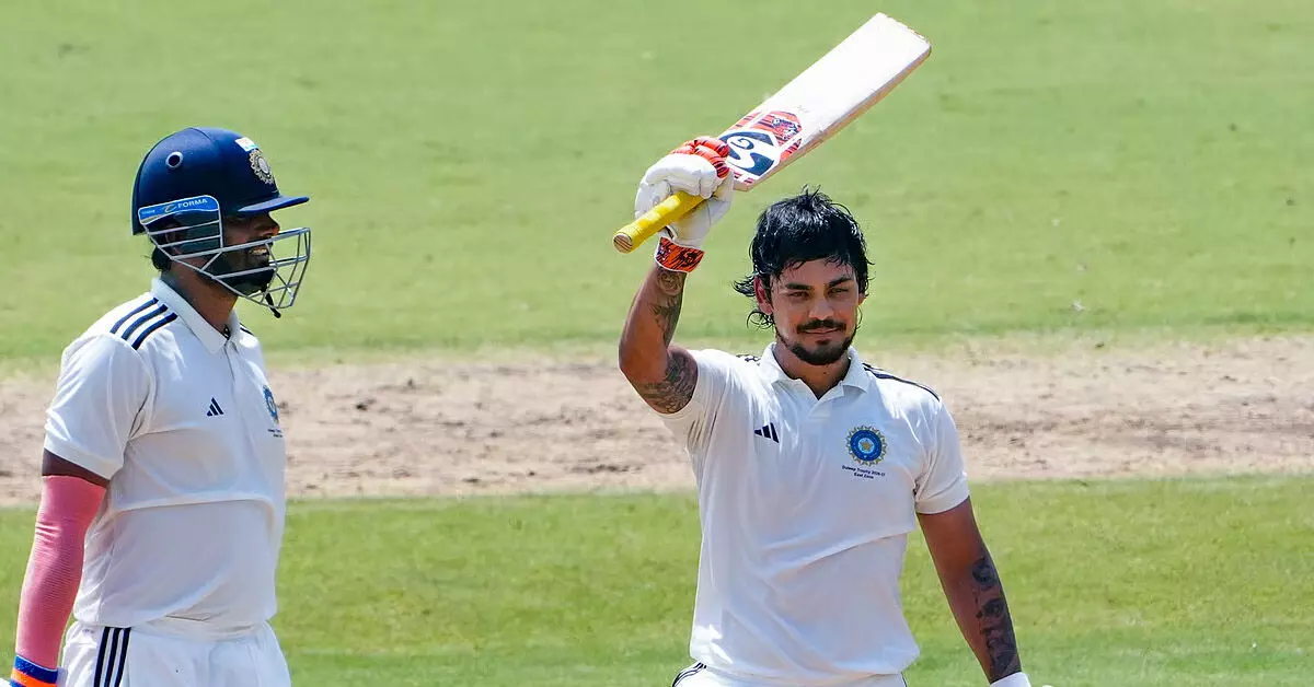 Duleep Trophy | ದ್ವಿಶತಕ ಗಳಿಸಿದ ಪೂರ್ವ ವಲಯದ ಮೂರನೇ ಬ್ಯಾಟರ್ ಇಶಾನ್ ಕಿಶನ್ Duleep Trophy | ದ್ವಿಶತಕ ಗಳಿಸಿದ ಪೂರ್ವ ವಲಯದ ಮೂರನೇ ಬ್ಯಾಟರ್ ಇಶಾನ್ ಕಿಶನ್