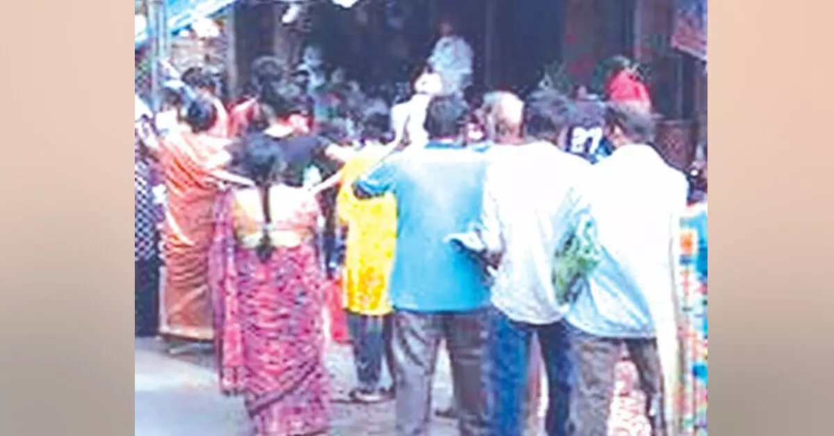 ದ.ಕ.: ಪಡಿತರ ಚೀಟಿ ಇ-ಕೆವೈಸಿಗೆ ಅಡ್ಡಿಯಾಗುತ್ತಿರುವ ಸರ್ವರ್ ಸಮಸ್ಯೆ ದ.ಕ.: ಪಡಿತರ ಚೀಟಿ ಇ-ಕೆವೈಸಿಗೆ ಅಡ್ಡಿಯಾಗುತ್ತಿರುವ ಸರ್ವರ್ ಸಮಸ್ಯೆ