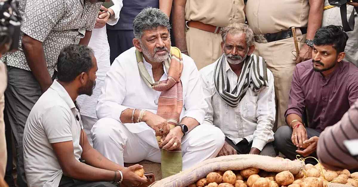 ಎಪಿಎಂಸಿಗಳಲ್ಲಿ ಬಾಲಕಾರ್ಮಿಕ ಪದ್ಧತಿ ತಕ್ಷಣ ನಿಲ್ಲಿಸಿ : ಸಿಎಂ ಡಿ.ಕೆ.ಶಿವಕುಮಾರ್ ಎಪಿಎಂಸಿಗಳಲ್ಲಿ ಬಾಲಕಾರ್ಮಿಕ ಪದ್ಧತಿ ತಕ್ಷಣ ನಿಲ್ಲಿಸಿ : ಸಿಎಂ ಡಿ.ಕೆ.ಶಿವಕುಮಾರ್