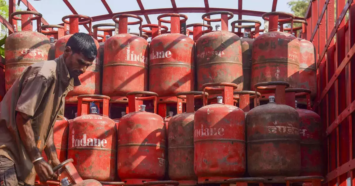 6 ತಿಂಗಳಲ್ಲಿ ಭಾರತದ LPG ಆಮದಿನಲ್ಲಿ ಅಮೆರಿಕದ ಪಾಲು ಶೇ. 50ಕ್ಕೂ ಹೆಚ್ಚು ಏರಿಕೆಯಾಗಿದ್ದು ಹೇಗೆ? 6 ತಿಂಗಳಲ್ಲಿ ಭಾರತದ LPG ಆಮದಿನಲ್ಲಿ ಅಮೆರಿಕದ ಪಾಲು ಶೇ. 50ಕ್ಕೂ ಹೆಚ್ಚು ಏರಿಕೆಯಾಗಿದ್ದು ಹೇಗೆ?