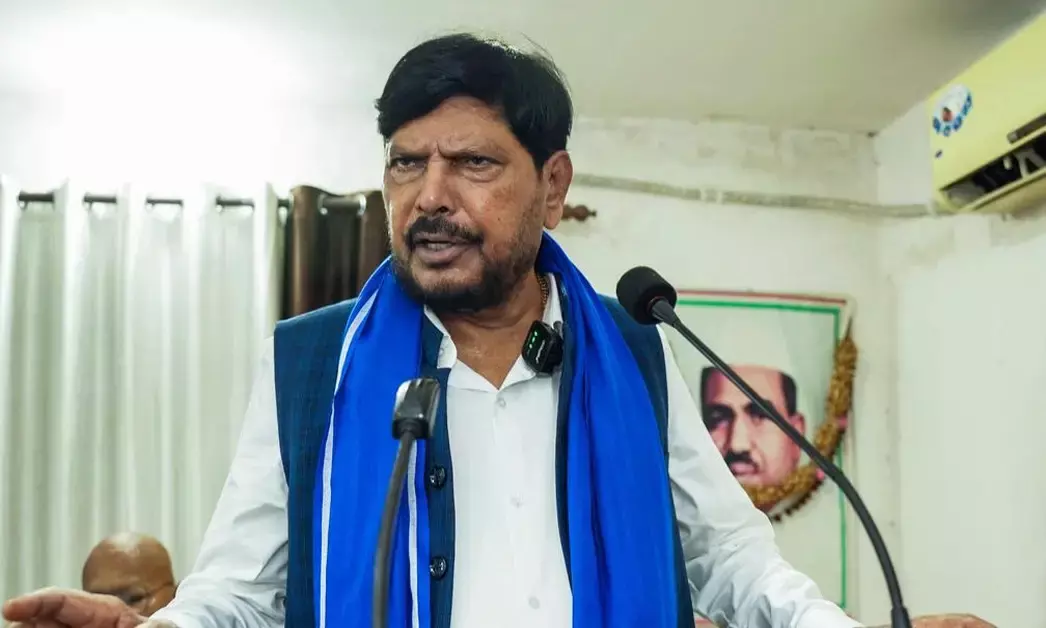 ದಾಂಡಿಯಾ ಕಾರ್ಯಕ್ರಮಗಳಲ್ಲಿ ಮುಸ್ಲಿಮರನ್ನು ನಿಷೇಧಿಸಬೇಕೆಂಬ VHP ಕರೆಗೆ ಕೇಂದ್ರ ಸಚಿವ ರಾಮದಾಸ್ ಅಠಾವಳೆ ವಿರೋಧ