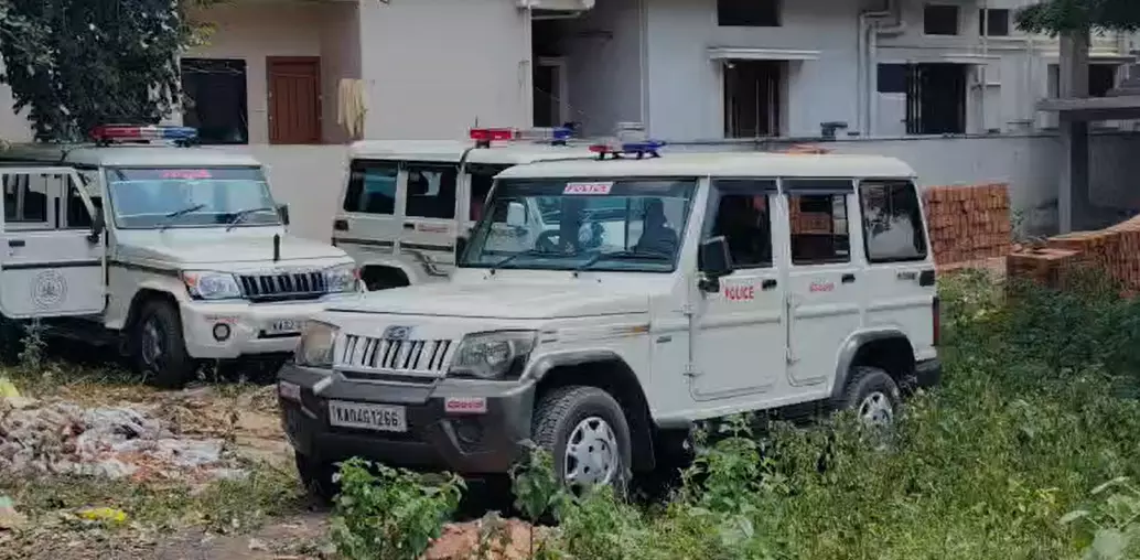 ಕೆಪಿಎಸ್ಸಿ ಪಶುವೈದ್ಯಕೀಯ ನೇಮಕಾತಿ ಅಕ್ರಮ ಪ್ರಕರಣ: ಕಲಬುರಗಿಯಲ್ಲಿ ಸಿಐಡಿ ದಾಳಿ ಕೆಪಿಎಸ್ಸಿ ಪಶುವೈದ್ಯಕೀಯ ನೇಮಕಾತಿ ಅಕ್ರಮ ಪ್ರಕರಣ: ಕಲಬುರಗಿಯಲ್ಲಿ ಸಿಐಡಿ ದಾಳಿ