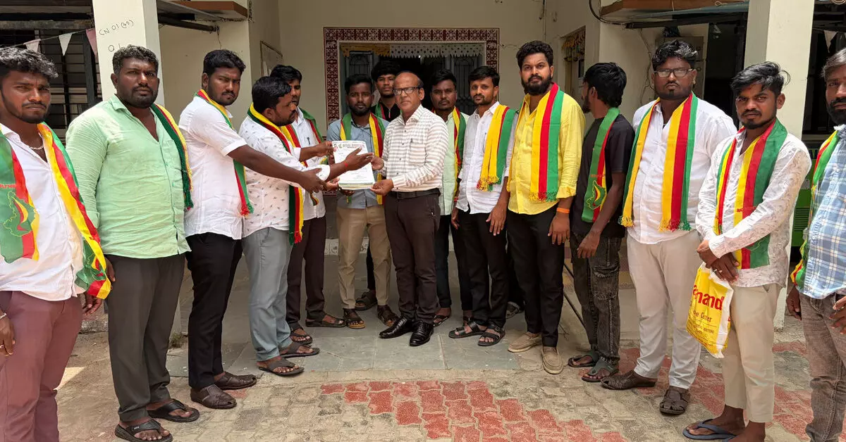 ಸೇಡಂನಲ್ಲಿ ಫುಟ್ಪಾತ್ ಅತಿಕ್ರಮಣ ತೆರವಿಗೆ ಜಯ ಕರ್ನಾಟಕ ಒತ್ತಾಯ ಸೇಡಂನಲ್ಲಿ ಫುಟ್ಪಾತ್ ಅತಿಕ್ರಮಣ ತೆರವಿಗೆ ಜಯ ಕರ್ನಾಟಕ ಒತ್ತಾಯ