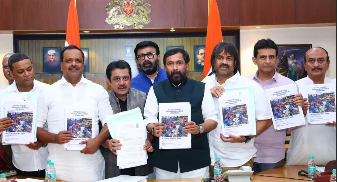 ‘ರಾಜ್ಯದಲ್ಲಿ ಉರ್ದು ಮಾಧ್ಯಮ ಶಿಕ್ಷಣದ ಸ್ಥಿತಿಗತಿ: ಅಧ್ಯಯನ ವರದಿ-2025’ ಸ್ವೀಕರಿಸಿದ ಸಚಿವ ಮಧು ಬಂಗಾರಪ್ಪ ‘ರಾಜ್ಯದಲ್ಲಿ ಉರ್ದು ಮಾಧ್ಯಮ ಶಿಕ್ಷಣದ ಸ್ಥಿತಿಗತಿ: ಅಧ್ಯಯನ ವರದಿ-2025’ ಸ್ವೀಕರಿಸಿದ ಸಚಿವ ಮಧು ಬಂಗಾರಪ್ಪ