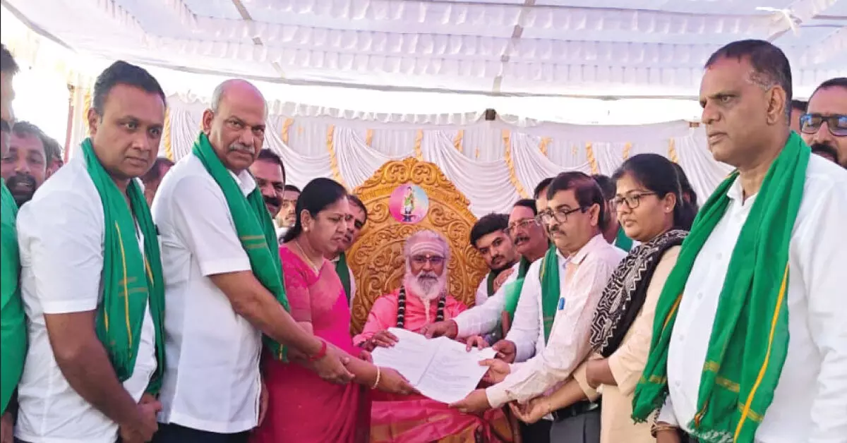 ಕಸ್ತೂರಿ ರಂಗನ್ ವರದಿ ವಿರೋಧಿಸಿ ಬಾಳೆಹೊನ್ನೂರು ಬಂದ್; ಸ್ವಯಂಪ್ರೇರಿತರಾಗಿ ಅಂಗಡಿ ಮುಂಗಟ್ಟುಗಳನ್ನು ಮುಚ್ಚಿದ ವರ್ತಕರು ಕಸ್ತೂರಿ ರಂಗನ್ ವರದಿ ವಿರೋಧಿಸಿ ಬಾಳೆಹೊನ್ನೂರು ಬಂದ್; ಸ್ವಯಂಪ್ರೇರಿತರಾಗಿ ಅಂಗಡಿ ಮುಂಗಟ್ಟುಗಳನ್ನು ಮುಚ್ಚಿದ ವರ್ತಕರು