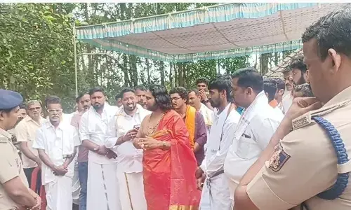 ಎರಡು ಬಣಗಳ ಭಿನ್ನಾಭಿಪ್ರಾಯ : ವಾಲ್ಪಾಡಿಯಲ್ಲಿ ಪೊಲೀಸ್ ಬಂದೋಬಸ್ತ್‌ನಲ್ಲಿ ನಡೆದ ಸೋಣದ ಕೋಲ