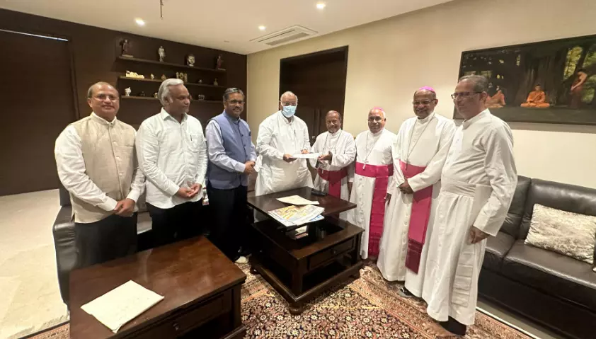 AICC ಅಧ್ಯಕ್ಷ ಮಲ್ಲಿಕಾರ್ಜುನ ಖರ್ಗೆ ಅವರನ್ನು ಭೇಟಿ ಮಾಡಿದ ಆರ್ಚ್ ಬಿಷಪ್ ಡಾ.ಪೀಟರ್ ಮಚಾದೊ ನೇತೃತ್ವದ ನಿಯೋಗ AICC ಅಧ್ಯಕ್ಷ ಮಲ್ಲಿಕಾರ್ಜುನ ಖರ್ಗೆ ಅವರನ್ನು ಭೇಟಿ ಮಾಡಿದ ಆರ್ಚ್ ಬಿಷಪ್ ಡಾ.ಪೀಟರ್ ಮಚಾದೊ ನೇತೃತ್ವದ ನಿಯೋಗ