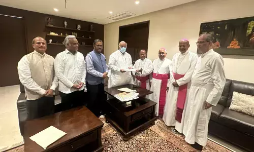 AICC ಅಧ್ಯಕ್ಷ ಮಲ್ಲಿಕಾರ್ಜುನ ಖರ್ಗೆ ಅವರನ್ನು ಭೇಟಿ ಮಾಡಿದ ಆರ್ಚ್‌ ಬಿಷಪ್ ಡಾ.ಪೀಟರ್ ಮಚಾದೊ ನೇತೃತ್ವದ ನಿಯೋಗ