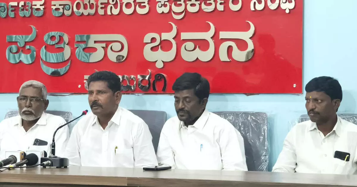 ತಳವಾರ ಸಮುದಾಯಕ್ಕೆ ಸಂವಿಧಾನಬದ್ಧ ಎಸ್.ಟಿ ಹಕ್ಕು ಜಾರಿಗೊಳಿಸಲು ಆಗ್ರಹ ತಳವಾರ ಸಮುದಾಯಕ್ಕೆ ಸಂವಿಧಾನಬದ್ಧ ಎಸ್.ಟಿ ಹಕ್ಕು ಜಾರಿಗೊಳಿಸಲು ಆಗ್ರಹ