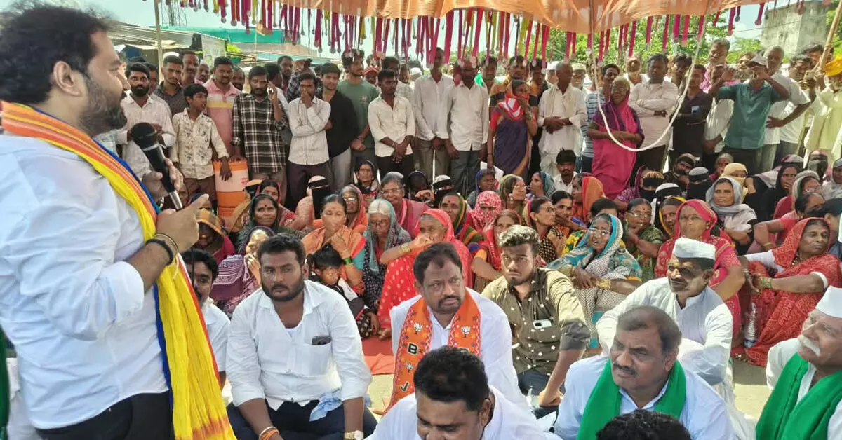 Afzalpur | ದೇವರಾಜ ಅರಸು ವಸತಿ ಯೋಜನೆಯ ಫಲಾನುಭವಿಗಳಿಗೆ ತಕ್ಷಣ ಕಾರ್ಯದೇಶ ನೀಡುವಂತೆ ಬಿಜೆಪಿ ಆಗ್ರಹ Afzalpur | ದೇವರಾಜ ಅರಸು ವಸತಿ ಯೋಜನೆಯ ಫಲಾನುಭವಿಗಳಿಗೆ ತಕ್ಷಣ ಕಾರ್ಯದೇಶ ನೀಡುವಂತೆ ಬಿಜೆಪಿ ಆಗ್ರಹ