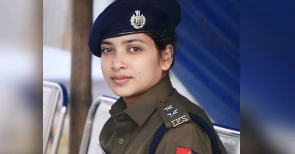ಬಾನುಗೊಂದು ನ್ಯಾಯ? ಚೌಧರಿಗೊಂದು ನ್ಯಾಯವೇ?; ಸಾಮಾಜಿಕ ಜಾಲತಾಣದಲ್ಲಿ ಜನರ ಆಕ್ರೋಶ ಬಾನುಗೊಂದು ನ್ಯಾಯ? ಚೌಧರಿಗೊಂದು ನ್ಯಾಯವೇ?; ಸಾಮಾಜಿಕ ಜಾಲತಾಣದಲ್ಲಿ ಜನರ ಆಕ್ರೋಶ
