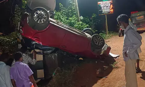ಬೆಳ್ತಂಗಡಿ : ನಿಯಂತ್ರಣ ತಪ್ಪಿ ಕಾರು ಪಲ್ಟಿ; ಮೂವರಿಗೆ ಗಾಯ