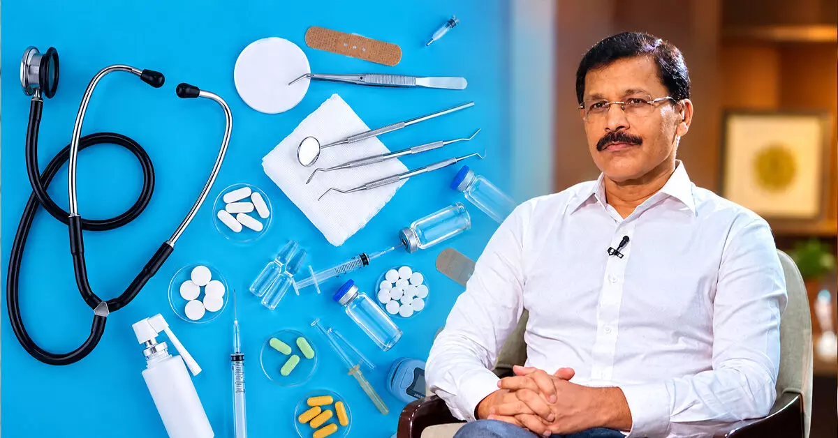 Maharashtra | 11ರೂ.ಬೆಲೆಯ IV infusion ಸೆಟ್ಗೆ 325 MRP: ಆಸ್ಪತ್ರೆಗಳಲ್ಲಿ ವೈದ್ಯಕೀಯ ಉತ್ಪನ್ನಗಳ ಬೆಲೆಗಳಲ್ಲಿನ ವ್ಯತ್ಯಾಸದ ಬಗ್ಗೆ ತುಕಾರಾಂ ಮುಂಡೆ ಕಳವಳ Maharashtra | 11ರೂ.ಬೆಲೆಯ IV infusion ಸೆಟ್ಗೆ 325 MRP: ಆಸ್ಪತ್ರೆಗಳಲ್ಲಿ ವೈದ್ಯಕೀಯ ಉತ್ಪನ್ನಗಳ ಬೆಲೆಗಳಲ್ಲಿನ ವ್ಯತ್ಯಾಸದ ಬಗ್ಗೆ ತುಕಾರಾಂ ಮುಂಡೆ ಕಳವಳ