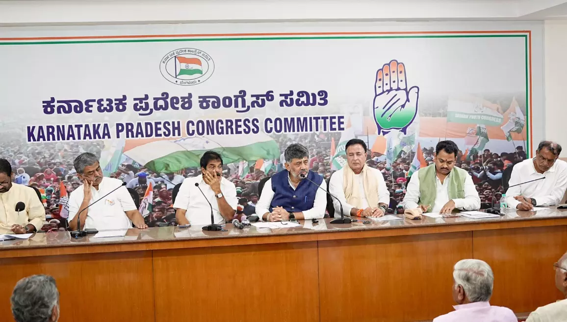 ಮೋದಿ ಸರಕಾರಕ್ಕೆ ‘ಯುಪಿಐ’ ಎನ್ನುವುದು ಕಲೆಕ್ಷನ್ ಮಷಿನ್ : ಸುರ್ಜೇವಾಲ ವಾಗ್ದಾಳಿ ಮೋದಿ ಸರಕಾರಕ್ಕೆ ‘ಯುಪಿಐ’ ಎನ್ನುವುದು ಕಲೆಕ್ಷನ್ ಮಷಿನ್ : ಸುರ್ಜೇವಾಲ ವಾಗ್ದಾಳಿ