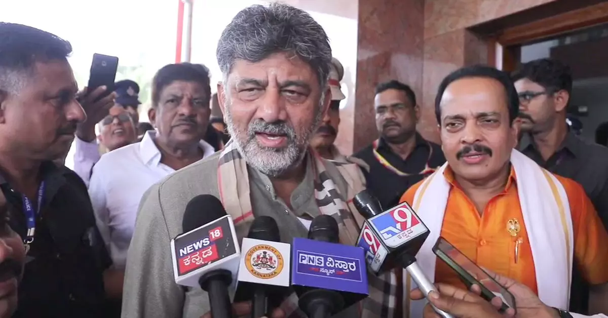 ನಾವು ಜನರ ಬದುಕಿನ ಮೇಲೆ ರಾಜಕೀಯ ಮಾಡುವವರು, ಭಾವನೆಗಳ ಮೇಲಲ್ಲ: ಸಿಎಂ ಡಿ.ಕೆ.ಶಿವಕುಮಾರ್ ನಾವು ಜನರ ಬದುಕಿನ ಮೇಲೆ ರಾಜಕೀಯ ಮಾಡುವವರು, ಭಾವನೆಗಳ ಮೇಲಲ್ಲ: ಸಿಎಂ ಡಿ.ಕೆ.ಶಿವಕುಮಾರ್