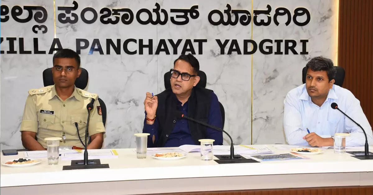 Yadagiri | ಕ್ರಿಯಾಯೋಜನೆಯನ್ವಯ ಕುಡಿಯುವ ನೀರಿನ ನಿರ್ವಹಣೆಗೆ ಗಮನ ನೀಡಿ : ಮನೋಜ್ ಜೈನ್ Yadagiri | ಕ್ರಿಯಾಯೋಜನೆಯನ್ವಯ ಕುಡಿಯುವ ನೀರಿನ ನಿರ್ವಹಣೆಗೆ ಗಮನ ನೀಡಿ : ಮನೋಜ್ ಜೈನ್