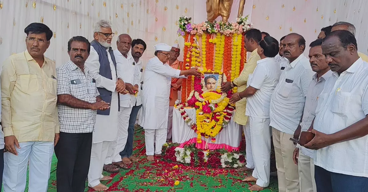 Aland | ಧೈರ್ಯವೀರ ಭೈರಪ್ಪಗೌಡ ಭೂಸನೂರ ಮೂರ್ತಿ ಲೋಕಾರ್ಪಣೆ Aland | ಧೈರ್ಯವೀರ ಭೈರಪ್ಪಗೌಡ ಭೂಸನೂರ ಮೂರ್ತಿ ಲೋಕಾರ್ಪಣೆ