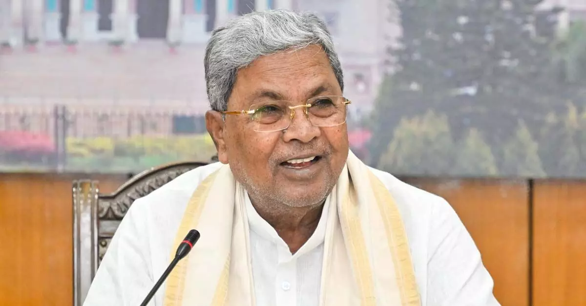 ಮಾತ ತುಳುವೆರೆಗ್ ಎನ್ನ ಮೋಕೆದ ಸೊಲ್ಮೆಲು...: ತುಳು ಭಾಷೆಗೆ ಅಧಿಕೃತ ಮಾನ್ಯತೆ ನಿರ್ಧಾರಕ್ಕೆ ಸಿದ್ದರಾಮಯ್ಯ ಪ್ರತಿಕ್ರಿಯಿಸಿದ್ದು ಹೀಗೆ... ಮಾತ ತುಳುವೆರೆಗ್ ಎನ್ನ ಮೋಕೆದ ಸೊಲ್ಮೆಲು...: ತುಳು ಭಾಷೆಗೆ ಅಧಿಕೃತ ಮಾನ್ಯತೆ ನಿರ್ಧಾರಕ್ಕೆ ಸಿದ್ದರಾಮಯ್ಯ ಪ್ರತಿಕ್ರಿಯಿಸಿದ್ದು ಹೀಗೆ...