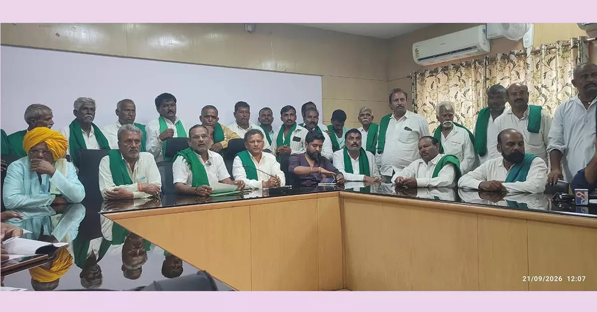 ಹುಬ್ಬಳ್ಳಿ-ಧಾರವಾಡಕ್ಕೆ ಮಹಾದಾಯಿ ಯೋಜನೆ ನೀರು: ಅನುಮತಿಗಾಗಿ ಮನಪಾ ಸಭೆ ಕರೆಯಲು ರೈತರ ಆಗ್ರಹ ಹುಬ್ಬಳ್ಳಿ-ಧಾರವಾಡಕ್ಕೆ ಮಹಾದಾಯಿ ಯೋಜನೆ ನೀರು: ಅನುಮತಿಗಾಗಿ ಮನಪಾ ಸಭೆ ಕರೆಯಲು ರೈತರ ಆಗ್ರಹ