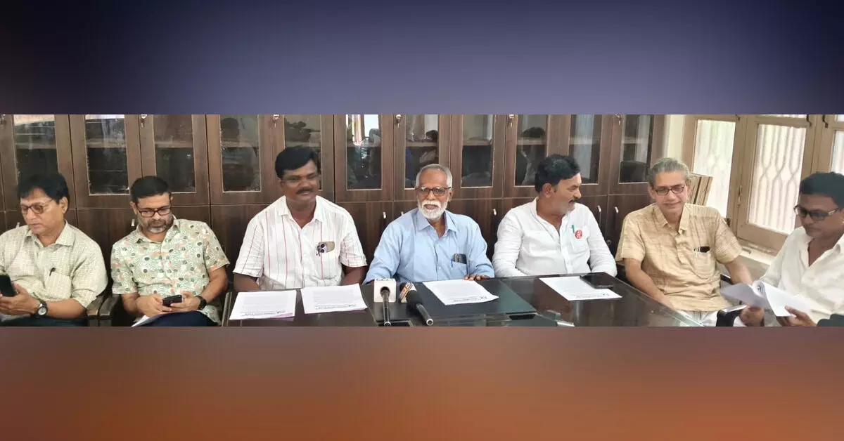 Raichur | ಮುಸ್ಲಿಮರನ್ನು ಗುರಿಯಾಗಿಸಿಕೊಂಡು ಮತದಾನದ ಹಕ್ಕು, ಪೌರತ್ವದ ವಿಚಾರದಲ್ಲಿ ತಾರತಮ್ಯ : ಪಿ.ಜೆ.ಜೇಮ್ಸ್ Raichur | ಮುಸ್ಲಿಮರನ್ನು ಗುರಿಯಾಗಿಸಿಕೊಂಡು ಮತದಾನದ ಹಕ್ಕು, ಪೌರತ್ವದ ವಿಚಾರದಲ್ಲಿ ತಾರತಮ್ಯ : ಪಿ.ಜೆ.ಜೇಮ್ಸ್