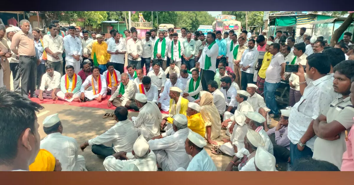 ಅಫಜಲಪುರದ ಕೆರೆಗಳಿಗೆ ನೀರು ಹರಿಸುವಂತೆ ಆಗ್ರಹಿಸಿ ಪ್ರತಿಭಟನೆ ಅಫಜಲಪುರದ ಕೆರೆಗಳಿಗೆ ನೀರು ಹರಿಸುವಂತೆ ಆಗ್ರಹಿಸಿ ಪ್ರತಿಭಟನೆ