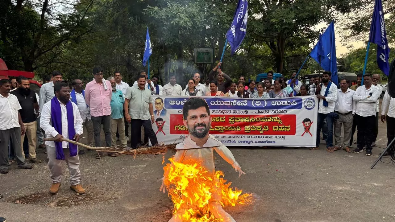 ನೀಲಿಶಾಲು ಸಮಾನತೆ, ಸ್ವಾಭಿಮಾನ ಸಂಕೇತ: ನಾರಾಯಣ ಮಣೂರು ನೀಲಿಶಾಲು ಸಮಾನತೆ, ಸ್ವಾಭಿಮಾನ ಸಂಕೇತ: ನಾರಾಯಣ ಮಣೂರು