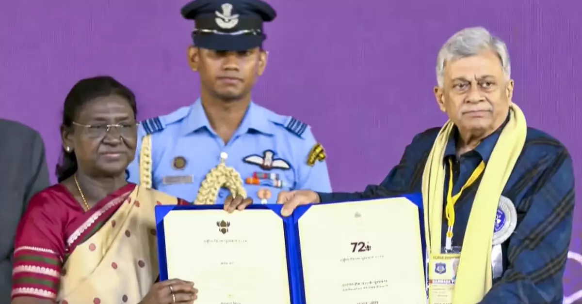 72ನೇ ರಾಷ್ಟ್ರೀಯ ಚಲನಚಿತ್ರ ಪ್ರಶಸ್ತಿ | ಅನಂತ್ ನಾಗ್ ಗೆ ದಾದಾಸಾಹೇಬ್ ಫಾಲ್ಕೆ; ಮಮ್ಮೂಟ್ಟಿ, ಕಾರ್ತಿಕ್ ಆರ್ಯನ್, ಯಾಮಿ ಗೌತಮ್ ಗೆ ರಾಷ್ಟ್ರೀಯ ಪ್ರಶಸ್ತಿ ಪ್ರದಾನ 72ನೇ ರಾಷ್ಟ್ರೀಯ ಚಲನಚಿತ್ರ ಪ್ರಶಸ್ತಿ | ಅನಂತ್ ನಾಗ್ ಗೆ ದಾದಾಸಾಹೇಬ್ ಫಾಲ್ಕೆ; ಮಮ್ಮೂಟ್ಟಿ, ಕಾರ್ತಿಕ್ ಆರ್ಯನ್, ಯಾಮಿ ಗೌತಮ್ ಗೆ ರಾಷ್ಟ್ರೀಯ ಪ್ರಶಸ್ತಿ ಪ್ರದಾನ