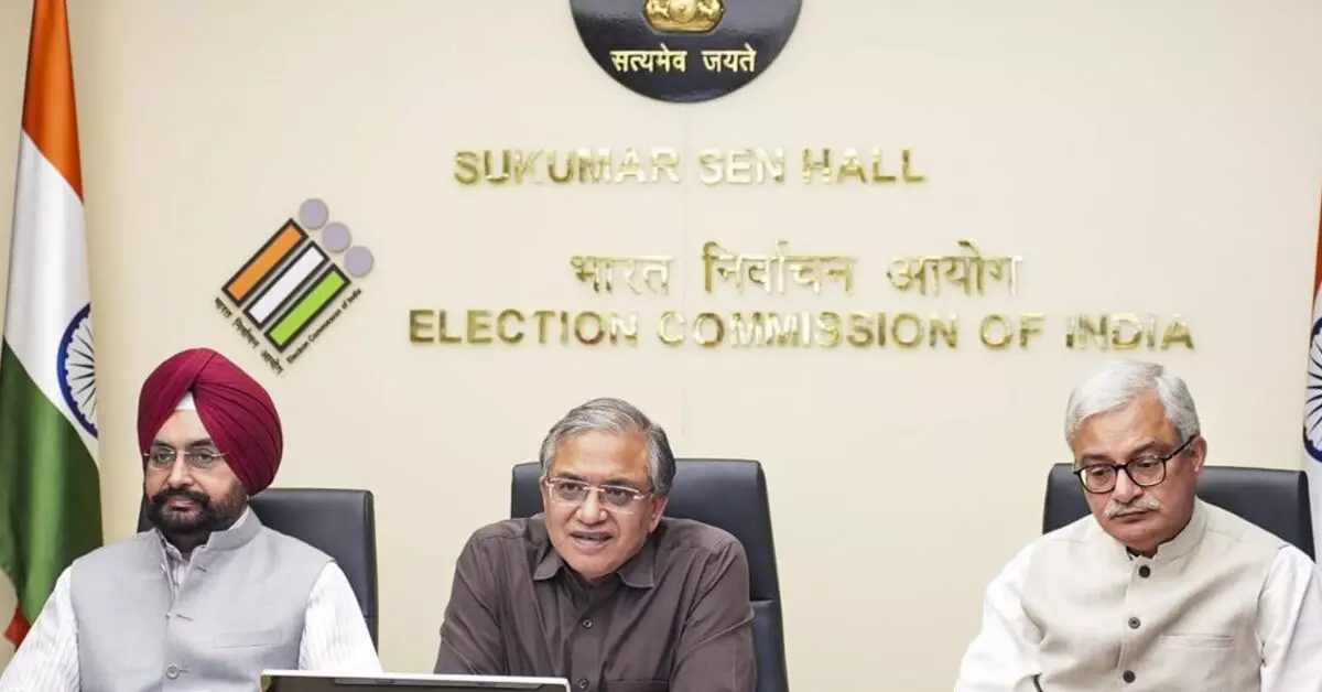 SIR | ಚುನಾವಣಾ ಆಯೋಗದ ಕ್ರಮಗಳ ಬಗ್ಗೆ ಇಬ್ಬರು ಚುನಾವಣಾ ಆಯುಕ್ತರಿಂದ 10 ತಿಂಗಳಲ್ಲಿ 14 ಬಾರಿ ಆಕ್ಷೇಪ; Indian Express ತನಿಖಾ ವರದಿ SIR | ಚುನಾವಣಾ ಆಯೋಗದ ಕ್ರಮಗಳ ಬಗ್ಗೆ ಇಬ್ಬರು ಚುನಾವಣಾ ಆಯುಕ್ತರಿಂದ 10 ತಿಂಗಳಲ್ಲಿ 14 ಬಾರಿ ಆಕ್ಷೇಪ; Indian Express ತನಿಖಾ ವರದಿ