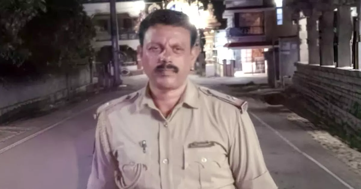 Chikkamagaluru | ರೌಡಿಶೀಟರ್ ಜೊತೆ ಮದ್ಯಪಾನ ಪಾರ್ಟಿ ಆರೋಪ: ಸಖರಾಯಪಟ್ಟಣ ಠಾಣಾ ಎಎಸ್ಸೈ ವೀರೇಂದ್ರ ಅಮಾನತು Chikkamagaluru | ರೌಡಿಶೀಟರ್ ಜೊತೆ ಮದ್ಯಪಾನ ಪಾರ್ಟಿ ಆರೋಪ: ಸಖರಾಯಪಟ್ಟಣ ಠಾಣಾ ಎಎಸ್ಸೈ ವೀರೇಂದ್ರ ಅಮಾನತು